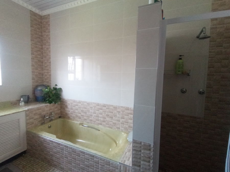 5 Bedroom Property for Sale in Baysville Eastern Cape